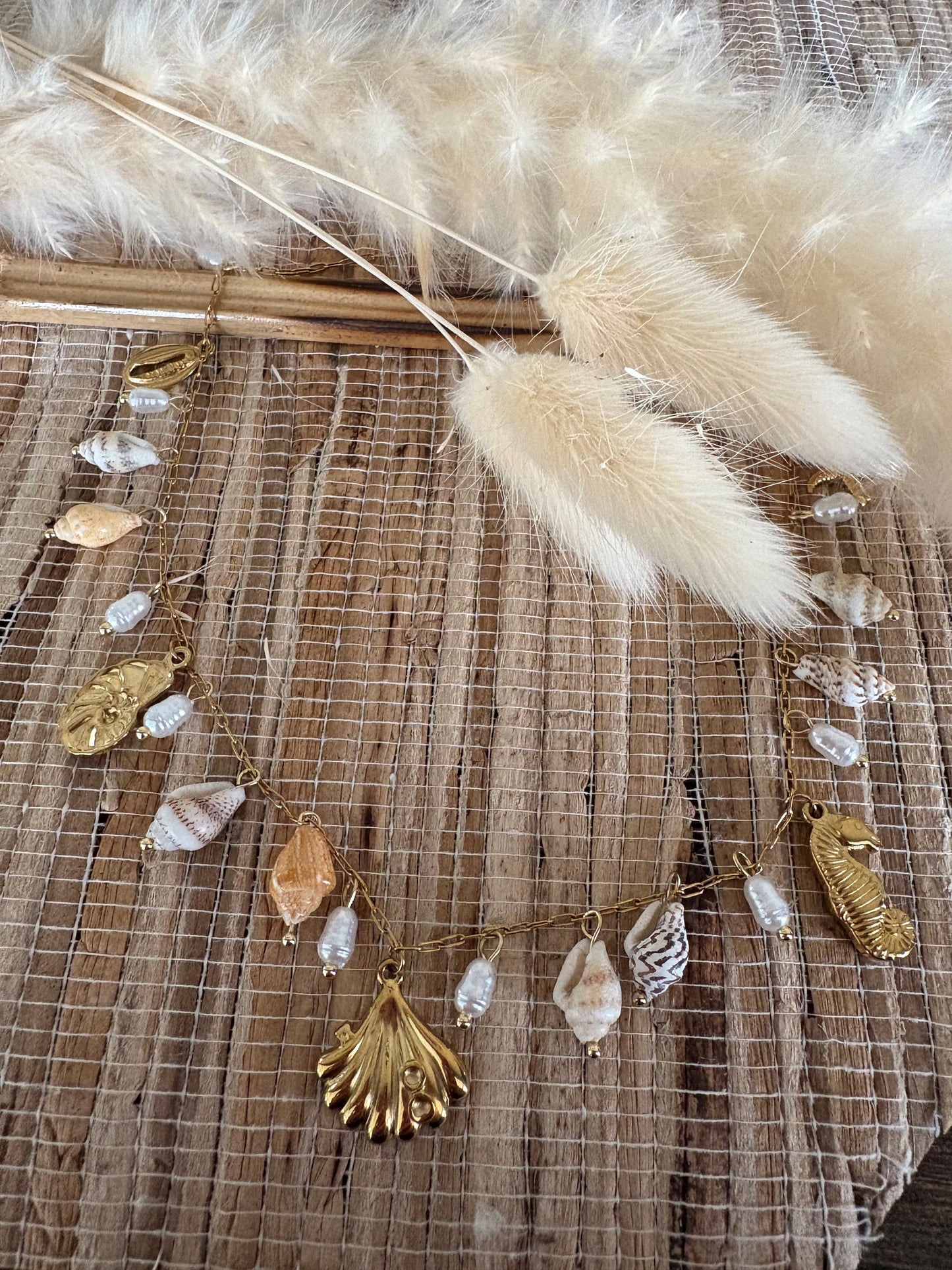Collier Maina